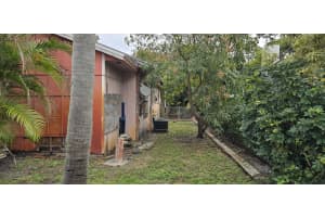 1222 S N Street, Lake Worth Beach, FL 33460 Sold 05/15/25