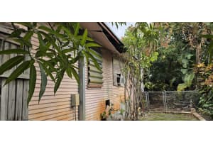 1222 S N Street, Lake Worth Beach, FL 33460 Sold 05/15/25