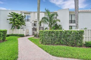 2109 Bridgewood Drive Drive, Boca Raton, FL 33434 Sold 02/27/25