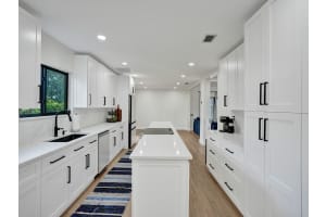 910 Foresteria Avenue, Wellington, FL 33414 Sold 03/10/25