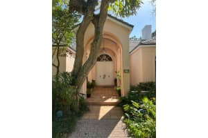 17 Bay Harbor Road, Tequesta, FL 33469 Sold 07/25/25