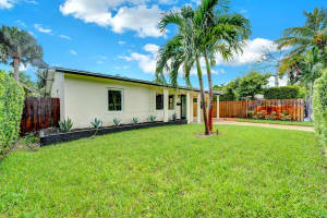 820 NE 17th Street, Fort Lauderdale, FL 33305 - MLS#R11054529