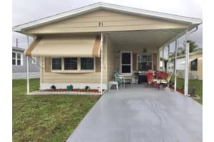 21 Camino Del Rio, Port Saint Lucie, FL 34952 Sold 04/09/25
