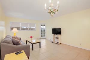 3654 Via Poinciana 403, Lake Worth, FL 33467 Sold 04/09/25