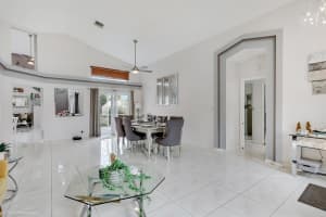 1291 Crown Point, Wellington, FL 33414 - MLS#R11054725