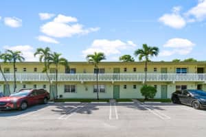 658 NE 6th Court E, Boynton Beach, FL 33435 - MLS#R11054921