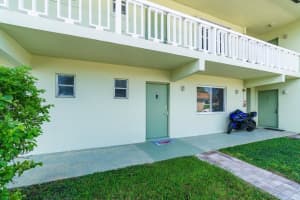 658 NE 6th Court E, Boynton Beach, FL 33435 - MLS#R11054921