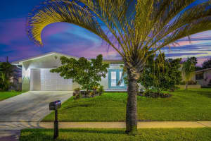 1410 Hillcrest Drive, Lake Worth Beach, FL 33461 Sold 05/16/25