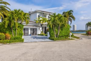 1030 Pine Point Road, Riviera Beach, FL 33404 Sold 03/17/25