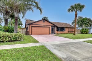 359 La Mancha Avenue, Royal Palm Beach, FL 33411 Sold 04/03/25