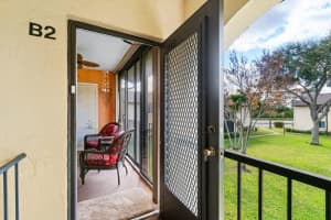 103 Lake Pine Circle B2, Greenacres, FL 33463 Sold 05/06/25