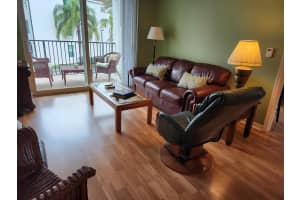 609 Villa Circle, Boynton Beach, FL 33435 Sold 03/20/25
