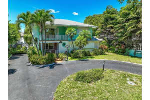 401 SE Atlantic Drive N, Lantana, FL 33462 Sold 04/04/25
