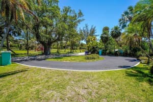 401 SE Atlantic Drive N, Lantana, FL 33462 Sold 04/04/25