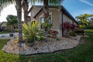 453 SE Bancroft Court, Port Saint Lucie, FL 34984 - MLS#R11055257