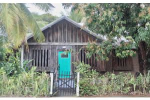 102 S M Street, Lake Worth Beach, FL 33460 Sold 06/16/25