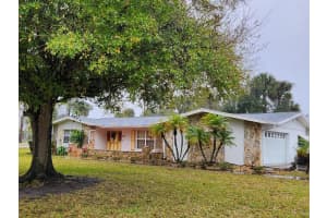 2768 NE 6th Ct, Okeechobee, FL 34974 Sold 04/02/25