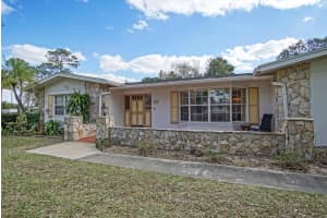 2768 NE 6th Ct, Okeechobee, FL 34974 Sold 04/02/25