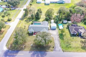 2768 NE 6th Ct, Okeechobee, FL 34974 Sold 04/02/25