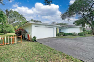 401 Homewood Boulevard, Delray Beach, FL 33445 Sold 02/27/25