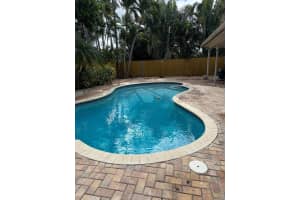 732 SE 10th Avenue, Deerfield Beach, FL 33441 Sold 04/11/25