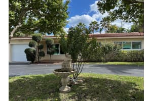 732 SE 10th Avenue, Deerfield Beach, FL 33441 Sold 04/11/25
