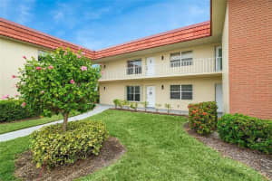 52 Woodland Drive 202, Vero Beach, FL 32962 Sold 06/09/25