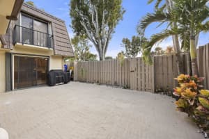 220 2nd Court, Palm Beach Gardens, FL 33410 Sold 04/10/25