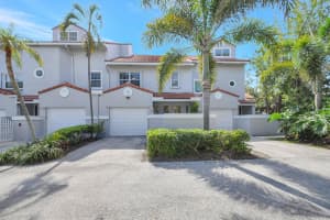 32 S Lakeshore Drive, Hypoluxo, FL 33462 Sold 04/15/25
