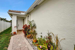 8177 Palm Gate Drive, Boynton Beach, FL 33436 Sold 05/12/25