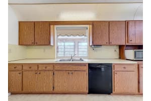 250 Lake Drive, Coconut Creek, FL 33066 Sold 02/26/25