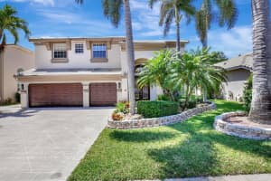 6425 Stonehurst Circle, Lake Worth