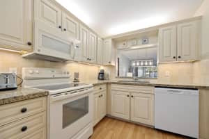 3327 Lucerne Park Drive, Greenacres, FL 33467 Sold 03/03/25