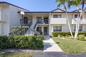 3327 Lucerne Park Drive, Greenacres, FL 33467 Sold 03/03/25