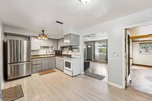 615 W Perry Street, Lantana, FL 33462 Sold 03/14/25