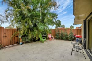 325 Live Oak Lane, Boynton Beach, FL 33436 Sold 03/31/25