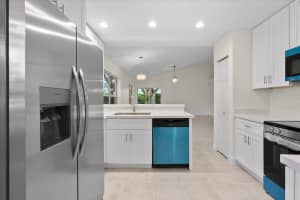 9161 Lake Park Circle N, Davie, FL 33328 Sold 02/19/25