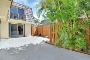 873 Springdale Circle, Palm Springs, FL 33461 Sold 08/15/25
