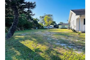 320 SW Prima Vista Boulevard, Port Saint Lucie, FL 34983 Sold 05/29/25