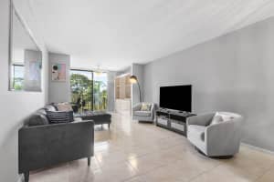 7145 Huntington Lane 303, Delray Beach