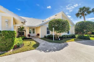 109 Lighthouse Drive, Jupiter Inlet Colony, FL 33469 Sold 10/07/25