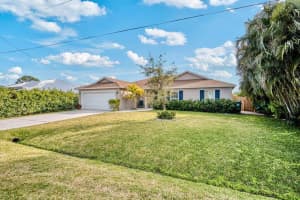978 SE Atlantus Avenue, Port Saint Lucie, FL 34983 Sold 03/31/25