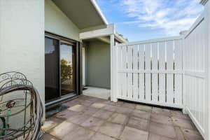 6686 SE Yorktown Drive, Hobe Sound, FL 33455 - MLS#R11057069