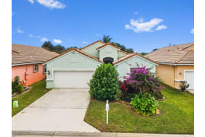 9520 Lago Drive, Boynton Beach, FL 33472 Sold 04/28/25