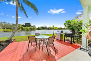 9520 Lago Drive, Boynton Beach, FL 33472 Sold 04/28/25