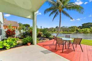 9520 Lago Drive, Boynton Beach, FL 33472 Sold 04/28/25