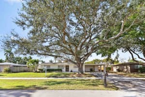 421 San Mateo Drive, Palm Springs, FL 33461 Sold 02/26/25