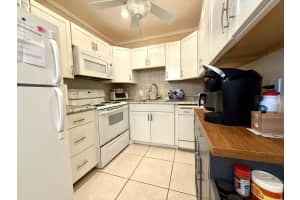 74 Berkshire C, West Palm Beach, FL 33417 - MLS#R11057385