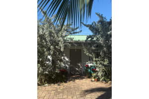 12 E Ocean Avenue, Ocean Ridge, FL 33435 Sold 10/16/25