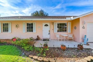 6579 Eastview Drive, Lantana, FL 33462 Sold 03/14/25
